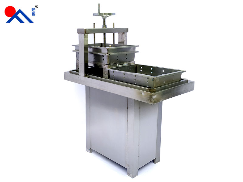 QF-50型單盤(pán)手動(dòng)成型機(jī)